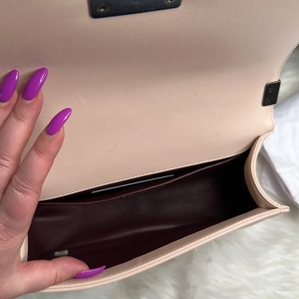 Chanel Exotic Lizard Chevron Pattern. Pale pink leather, LIMITED EDITION - Picture 6 of 10